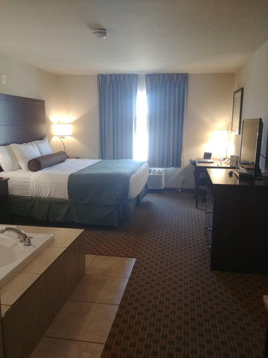 Bedroom 4, Cobblestone Hotel & Suites – Broken Bow, Custer
