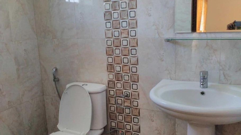 Bathroom 4, The Fern Inn, Nuwara Eliya