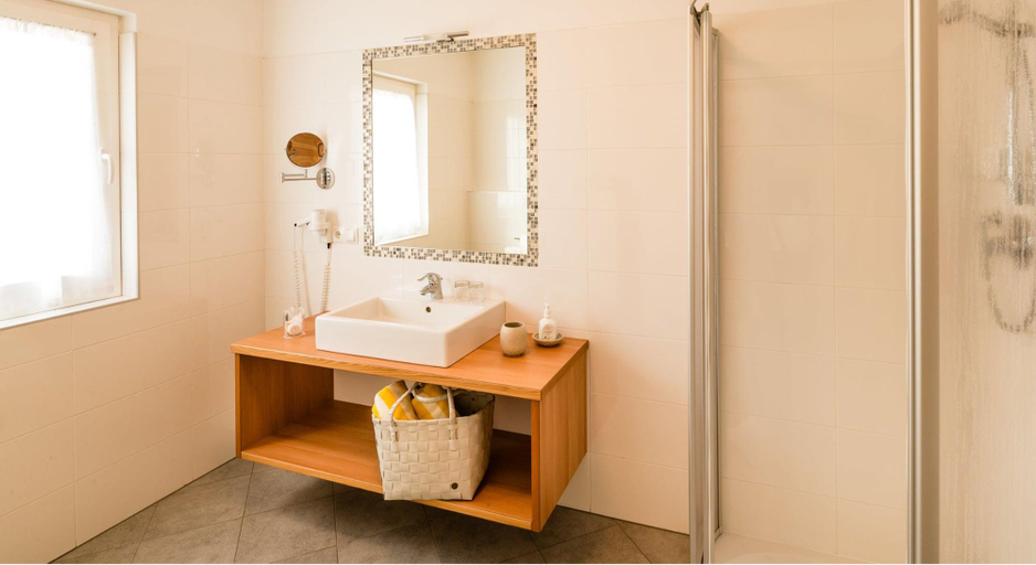 Bathroom 5, Hotel Rössl, Bolzano