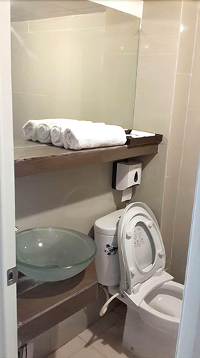 Bathroom 5, City Villa Jakarta Hotel, Central Jakarta