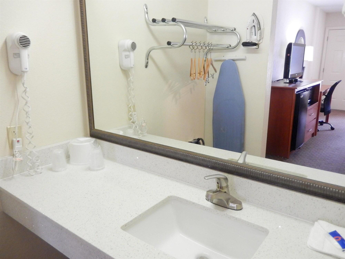 Bathroom, Motel 6 Luling, LA, Saint Charles