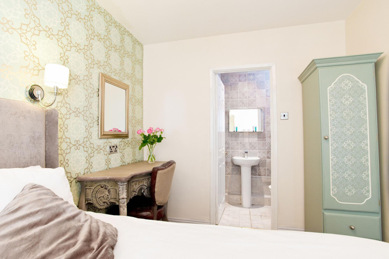 Bathroom 4, Fenners Hotel, Cambridgeshire