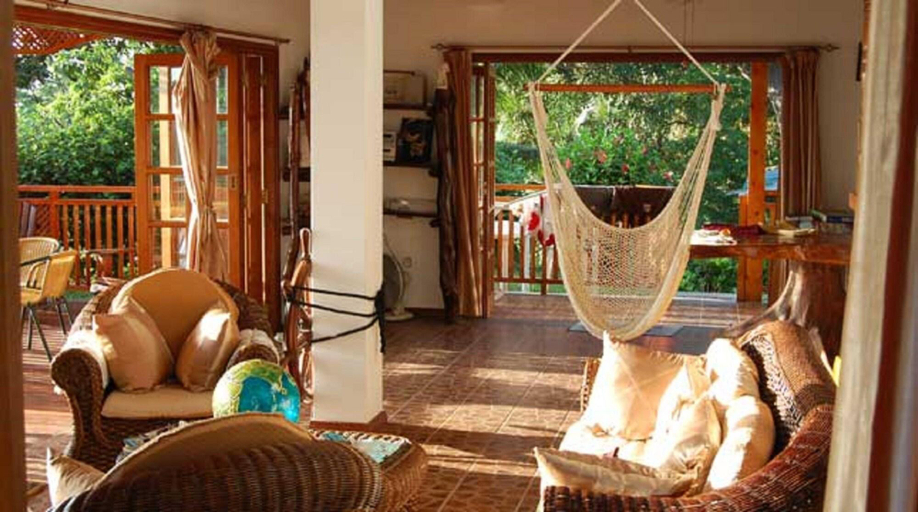 Public Area, Kaz Ladouceur House