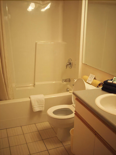 Bathroom 4, Whale S Tail Guest Suites, Alberni-Clayoquot