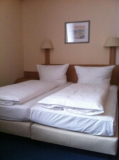 Bedroom 3, Hotel Gerber, Aschaffenburg