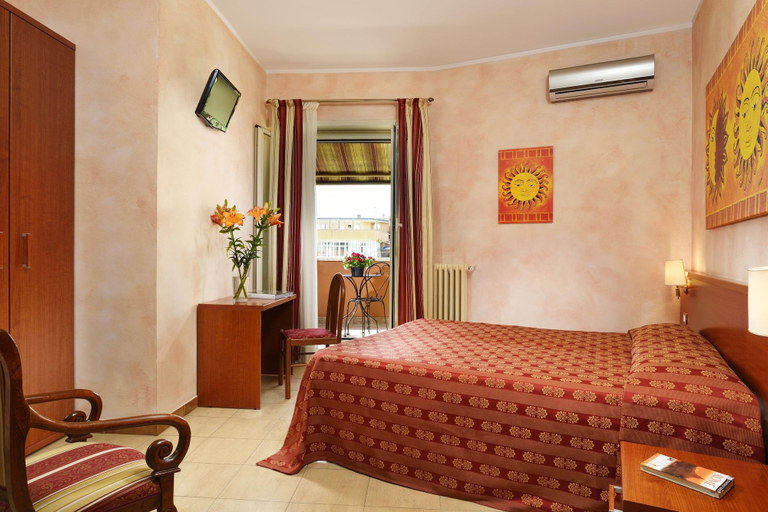 Bedroom 2, B&B Alba Domus Roma, Rome
