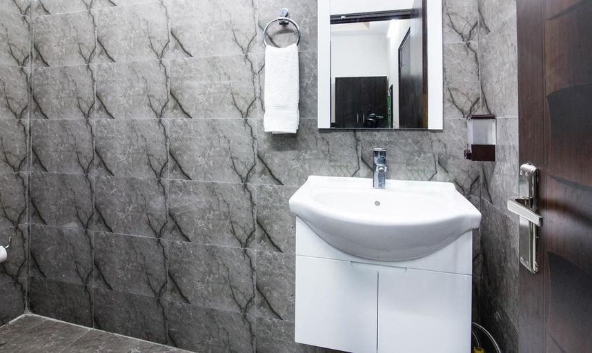 Bathroom 4, Sumanglam, Dehradun