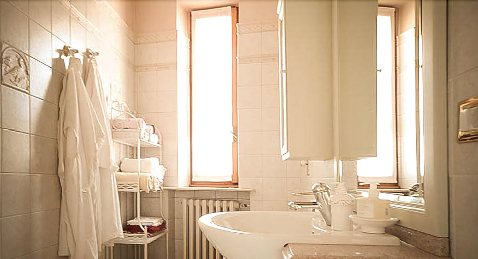 Bathroom 4, Villa Marisa Bed Breakfast And Books, Pavia