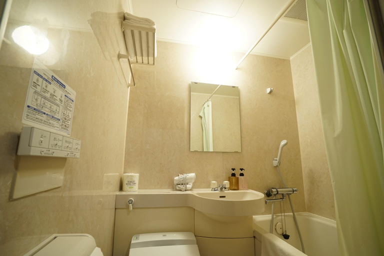 Bathroom 5, Guest House Ouka - Hostel, Takayama
