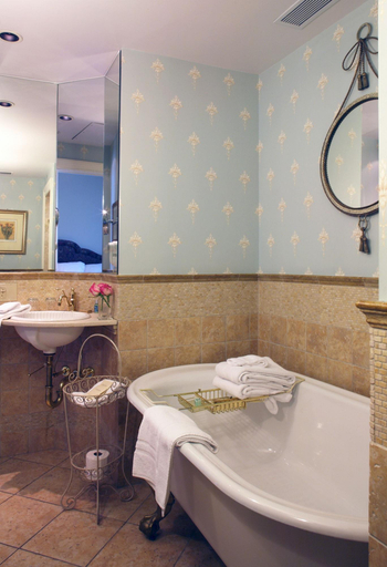 Bathroom 4, Oheka Castle Hotel & Estate, Suffolk