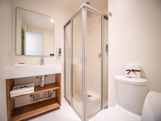 Bathroom 4, AM Hotel & Plaza, Dist. Pochutla