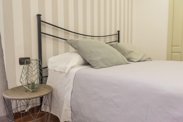 Bedroom 2, Petrucci B&B, Napoli