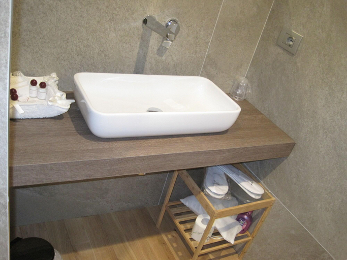 Bathroom 4, Mater Aquae, Matera