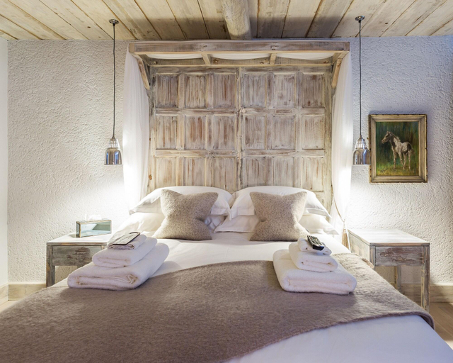 Bedroom 2, The Black Cow, Derbyshire