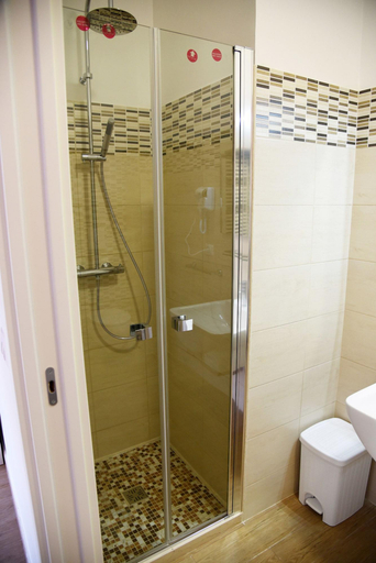 Bathroom 4, B&B Il Fiorone, Brindisi