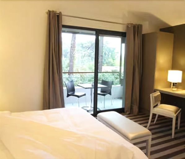 Bedroom 4, Hotel 202, Landes