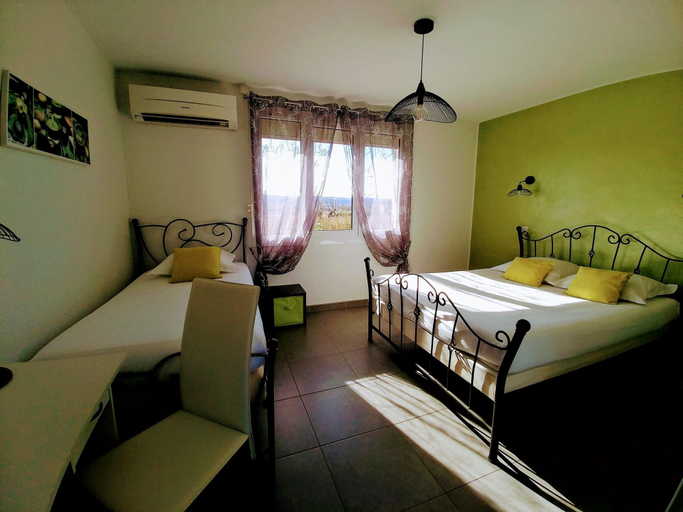 Bedroom 3, Le Mas des Quintrands Manosque - Motel de charme, Alpes-de-Haute-Provence