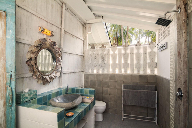 Bathroom 5, Palmeto Village, Lombok