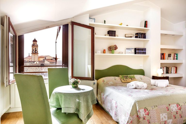 Others 2, B&B al 19, Verona
