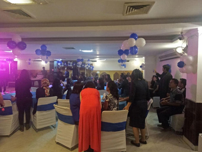 Public Area 3, Hotel B&B INN, Gautam Buddha Nagar
