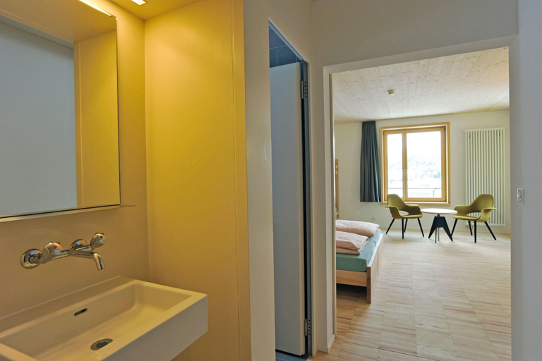 Bathroom 5, Youth Hostel St. Moritz, Maloja