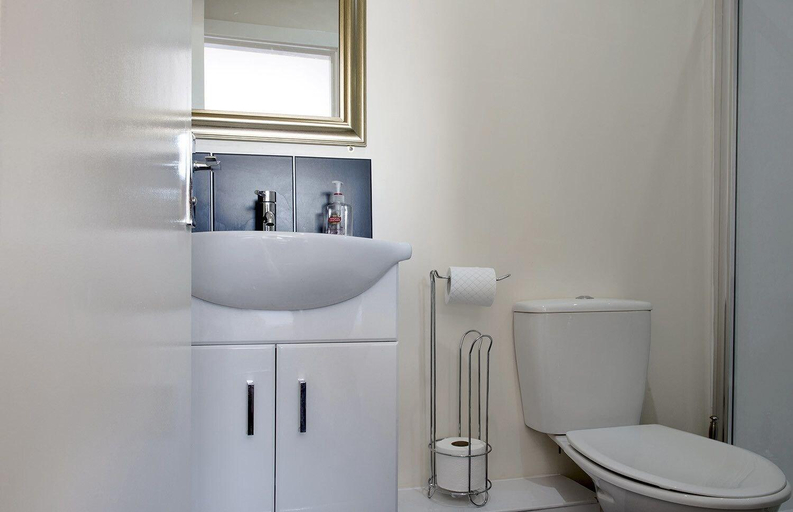 Bathroom 3, Cargo Cafe Apartments, Sefton