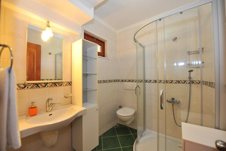Bathroom 5, Grenadine Lodge, Ortaca