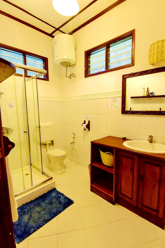 Public Area 2, Mangrove Lodge, Magharibi