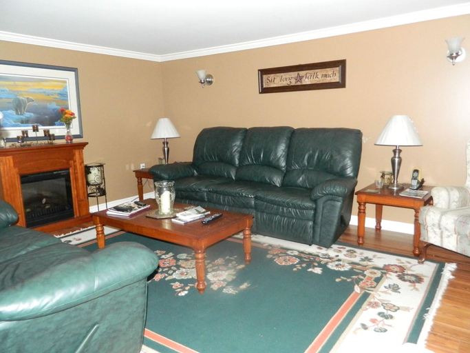Public Area 2, Whitsha Inn B&B, Division No. 8