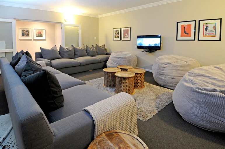 Public Area 5, 8A Grahamstown, Cacadu