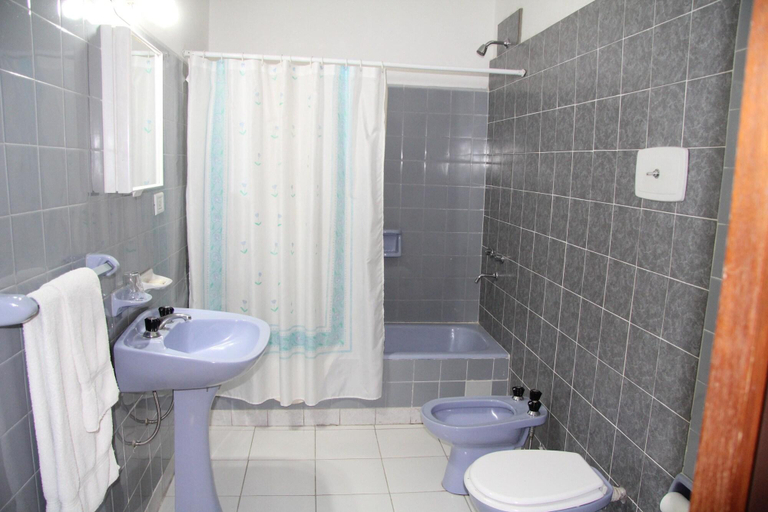 Bathroom, Hotel Touring Club, Rawson