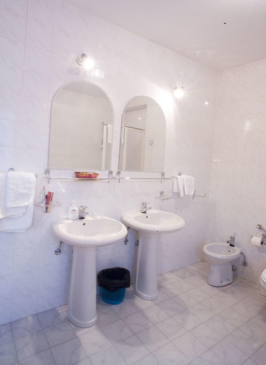 Bathroom 5, Garni Hotel Panorama Lux, Niš