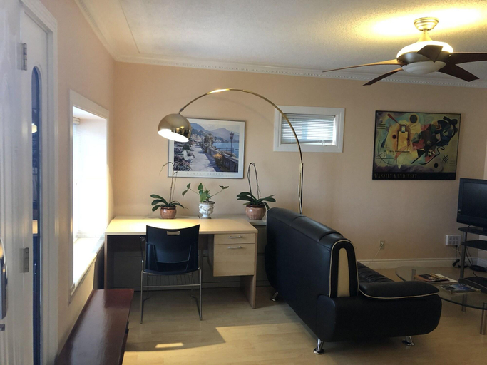 Public Area 3, Cozy Bedrooms Guest House, Greater Vancouver