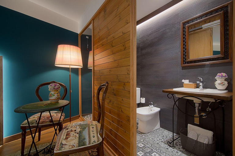 Bathroom 5, Hani I Pazarit Boutique Hotel, Korçës