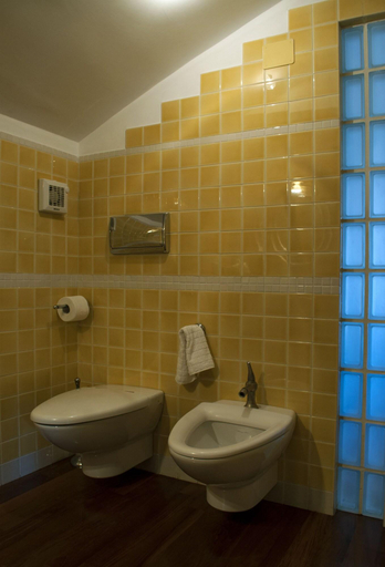 Bathroom 5, Residence Zelzar, Salerno