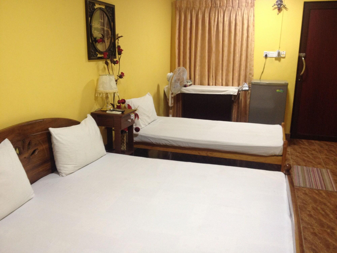 Bedroom 3, Sunshine Hotel & Hall, Trincomalee Town and Gravets