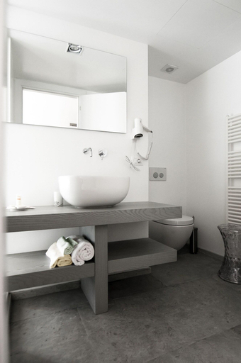 Bathroom 5, B&B Scrovegni, Padua