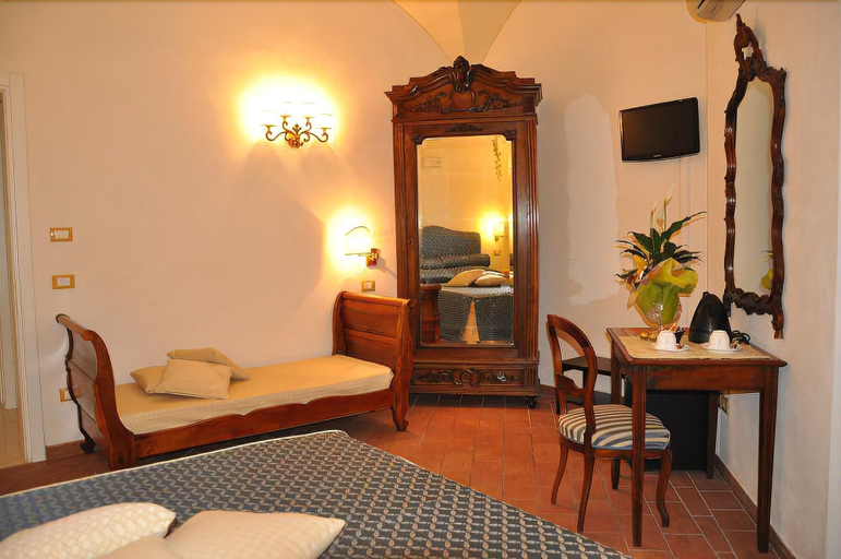 Bedroom 5, Il Mattino ha l'oro in bocca, Pisa