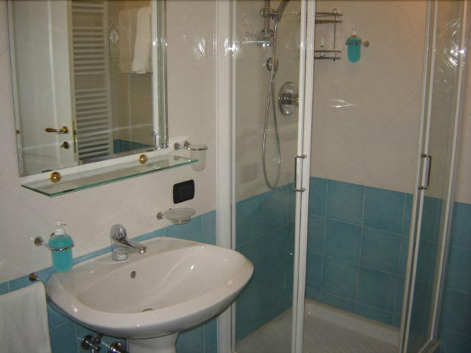 Bathroom 5, B&B Cupole e Campanili, Napoli