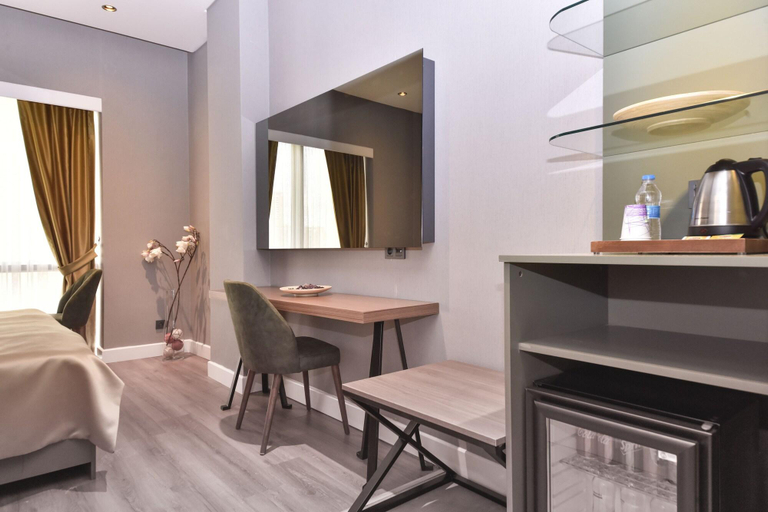 Bedroom 3, Atacity Hotel, Maltepe