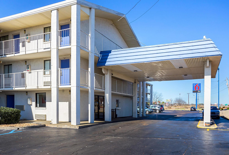 Motel 6 Jackson, MS, Hinds