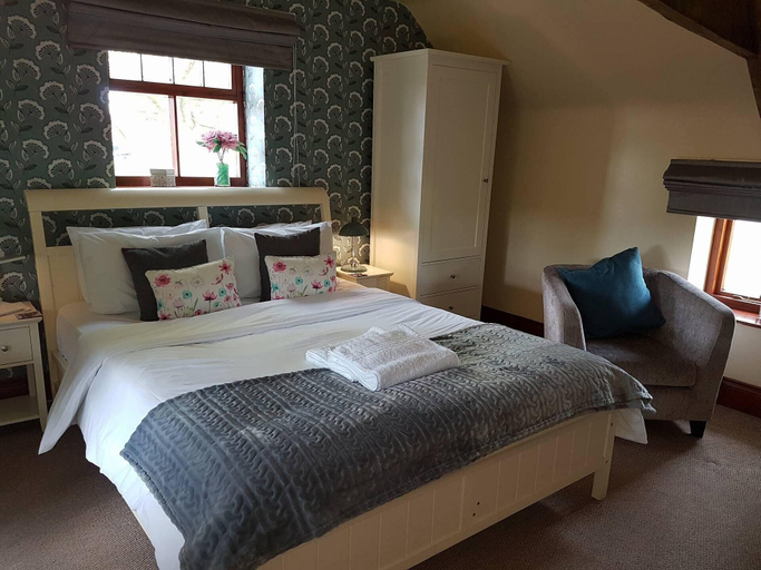 Bedroom 2, The Dovecote Inn, Nottinghamshire