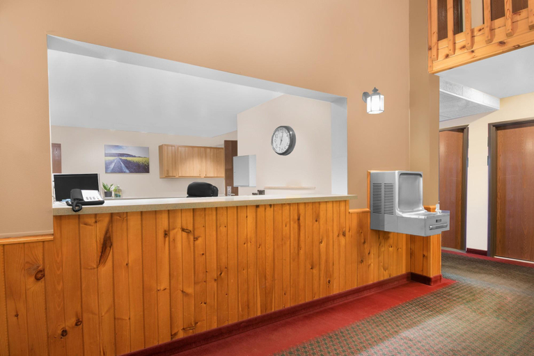 Public Area 2, Northwoods Inn & Suites, Saint Louis