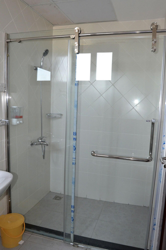 Bathroom 4, Lantana Hotel, Kinondoni