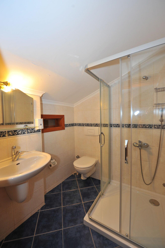 Bathroom 5, Grenadine Lodge, Ortaca