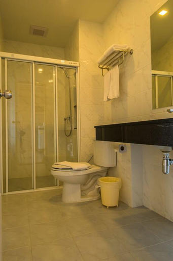 Bathroom 4, Innara Hotel, Pattaya