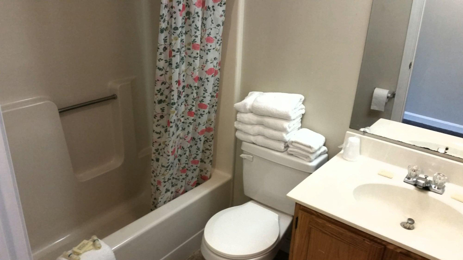 Bathroom 5, Seabreeze Motel, York
