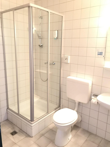 Bathroom 5, Hotel im Kaiserpark, Schmalkalden-Meiningen