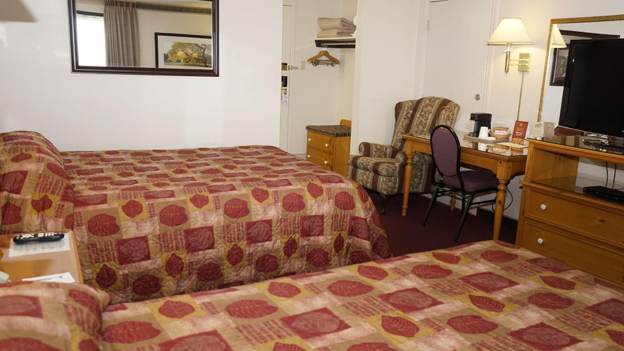 Public Area 3, McIntosh Country Inn & Conference Centre in Canada, Stormont, Dundas and Glengarry