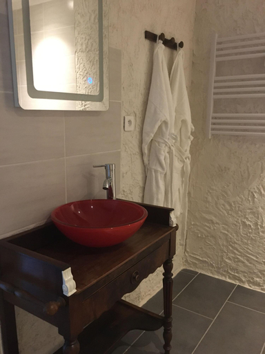 Bathroom 5, La Mandarine, Vaucluse